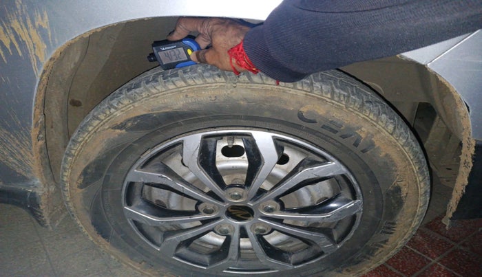 2018 Mahindra Kuv100 K2 TRIP CNG, Petrol, Manual, 69,755 km, tyre