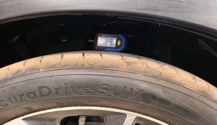 2019 Mahindra XUV300 W8 (O) 1.5 DIESEL, Diesel, Manual, 1,27,023 km, tyre