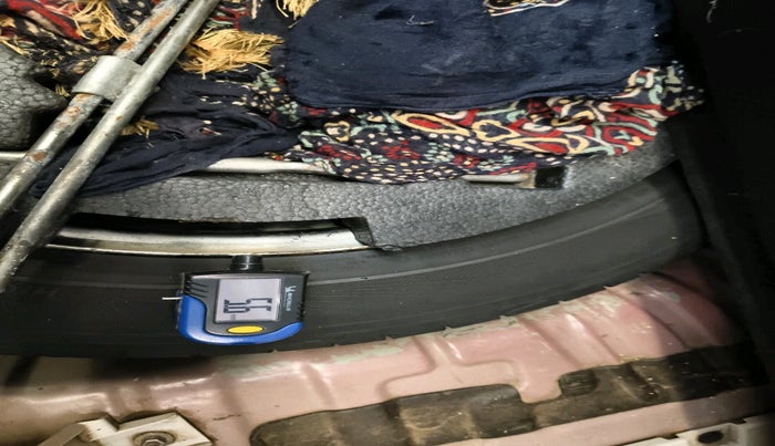 2019 Mahindra XUV300 W8 (O) 1.5 DIESEL, Diesel, Manual, 1,27,023 km, tyre