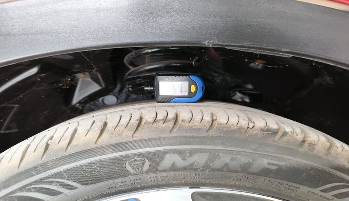 2019 Mahindra XUV300 W8 (O) 1.5 DIESEL, Diesel, Manual, 1,27,023 km, tyre