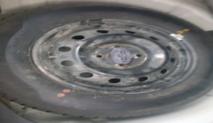 2020 Maruti Swift VXI, Petrol, Manual, 35,809 km, tyre