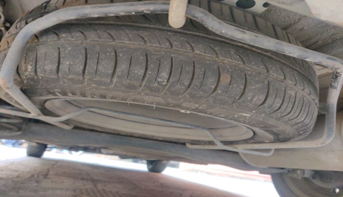 2021 Maruti Ertiga VXI CNG, Petrol, Manual, 1,01,267 km, tyre