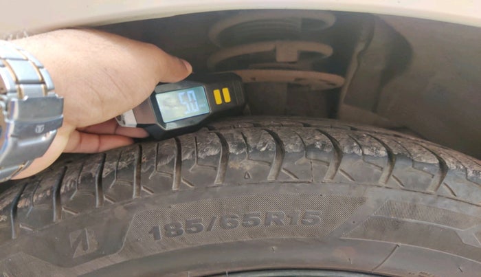 2021 Maruti Ertiga VXI CNG, Petrol, Manual, 1,01,267 km, tyre