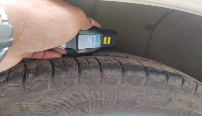 2021 Maruti Ertiga VXI CNG, Petrol, Manual, 1,01,267 km, tyre