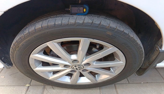 2017 Volkswagen Ameo HIGHLINE1.2L PLUS 16 ALLOY, Petrol, Manual, 64,357 km, tyre