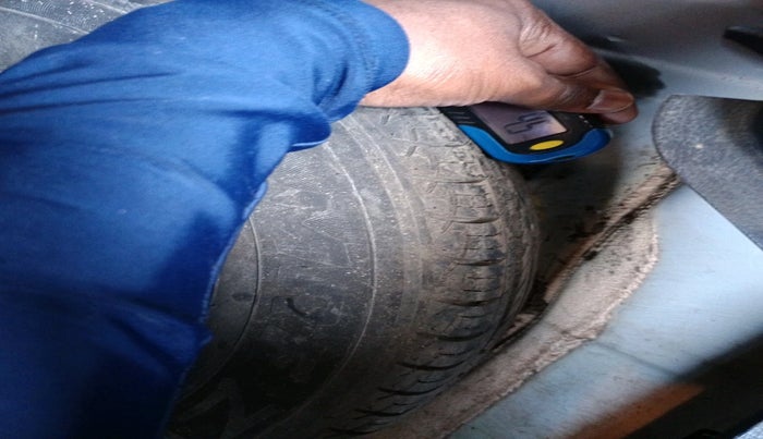 2017 Volkswagen Ameo HIGHLINE1.2L PLUS 16 ALLOY, Petrol, Manual, 64,357 km, tyre