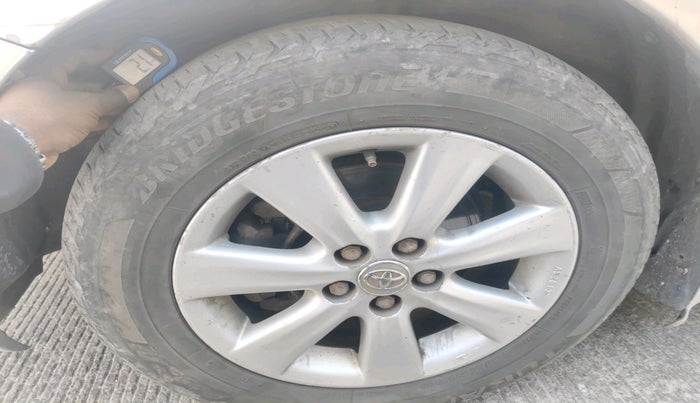 2011 Toyota Corolla Altis VL AT PETROL, Petrol, Automatic, 89,472 km, tyre