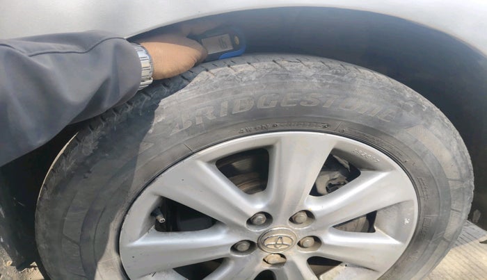 2011 Toyota Corolla Altis VL AT PETROL, Petrol, Automatic, 89,472 km, tyre