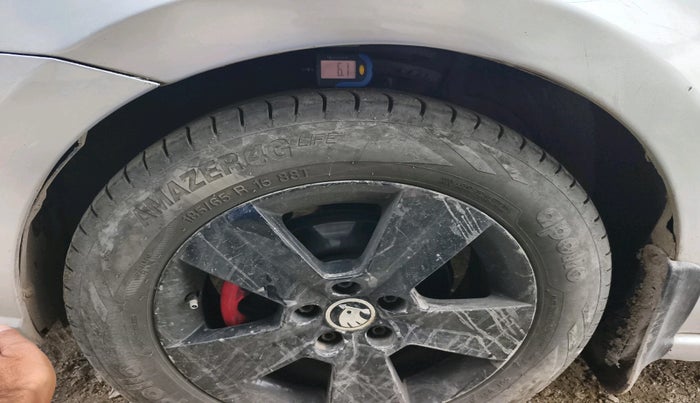 2017 Skoda Rapid STYLE 1.5 TDI, Diesel, Manual, 1,00,376 km, tyre