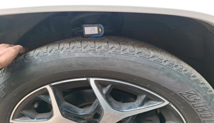 2022 Jeep MERIDIAN LIMITED (O) 4X2 AT, Diesel, Automatic, 67,855 km, tyre