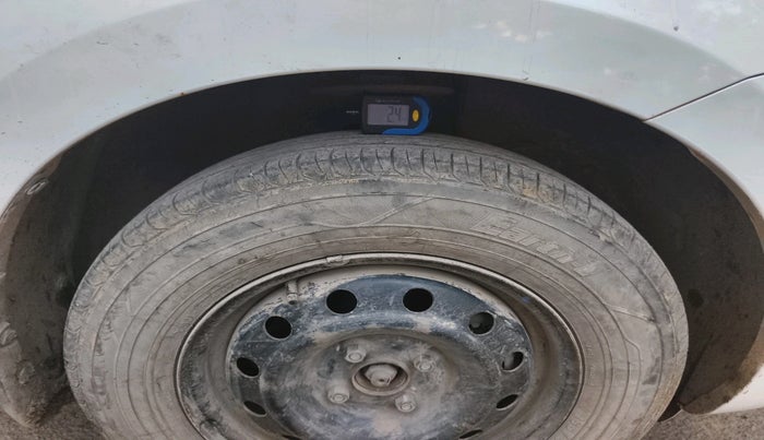 2021 Maruti Dzire VXI, Petrol, Manual, 1,31,771 km, tyre