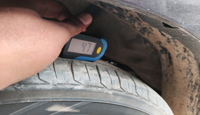 2019 Toyota Innova Crysta 2.4 VX 8 STR, Diesel, Manual, 1,10,700 km, tyre