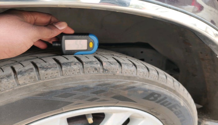 2019 Toyota Innova Crysta 2.4 VX 8 STR, Diesel, Manual, 1,10,700 km, tyre