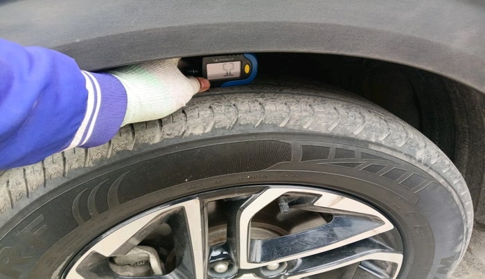 2022 KIA CARENS PRESTIGE PLUS 1.4 PETROL 7 STR, Petrol, Manual, 37,614 km, tyre