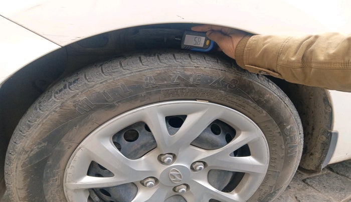 2017 Hyundai Grand i10 SPORTZ (O) 1.2 KAPPA VTVT, Petrol, Manual, 53,769 km, tyre