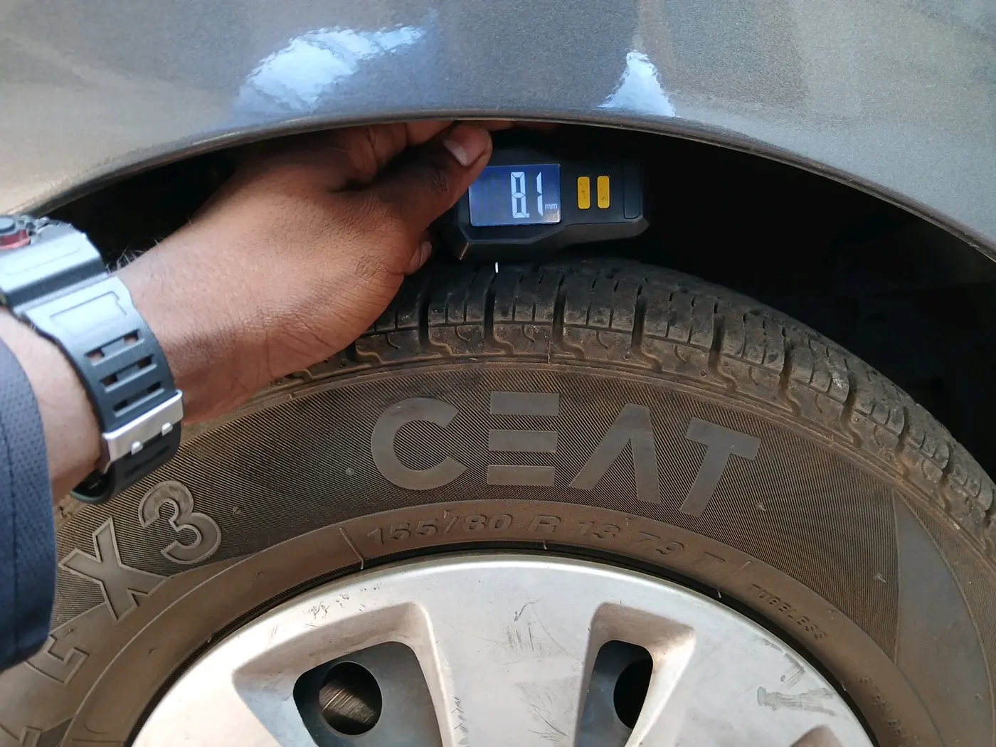 2012 Hyundai i10 SPORTZ 1.2 AT, Petrol, Automatic, 58,423 km, tyre