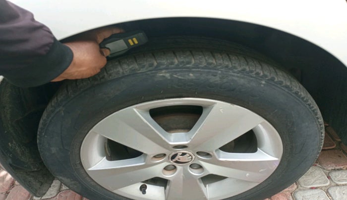 2019 Skoda Rapid AMBITION 1.6 MPI AT, Petrol, Automatic, 35,997 km, tyre