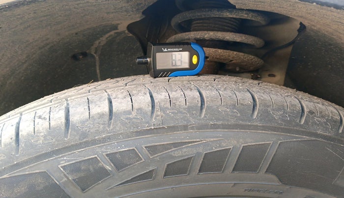 2020 Mahindra XUV500 W7, Diesel, Manual, 1,15,088 km, tyre