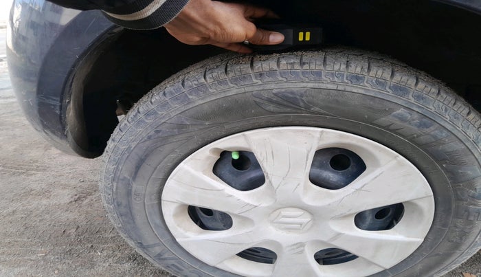 2013 Maruti Ritz VXI, Petrol, Manual, 1,20,705 km, tyre