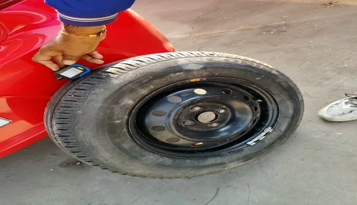 2018 Maruti Swift VXI AMT, Petrol, Automatic, 36,319 km, tyre