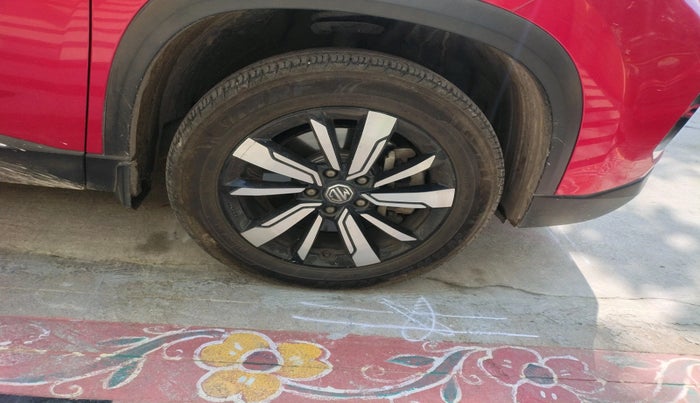 2019 MG HECTOR SHARP 2.0 DIESEL, Diesel, Manual, 1,55,324 km, tyre