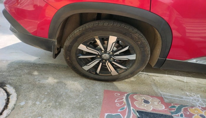 2019 MG HECTOR SHARP 2.0 DIESEL, Diesel, Manual, 1,55,324 km, tyre