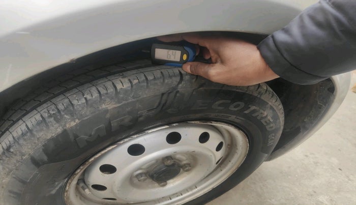 2011 Maruti Swift Dzire LXI, Petrol, Manual, 1,34,370 km, tyre