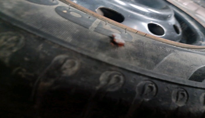 2017 Tata Tiago XT PETROL, Petrol, Manual, 90,229 km, tyre