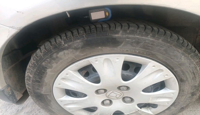 2013 Honda Amaze 1.2L I-VTEC S, Petrol, Manual, 80,373 km, tyre