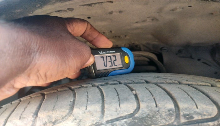 2019 Toyota Innova Crysta 2.4 G 8 STR, Diesel, Manual, 3,65,639 km, tyre