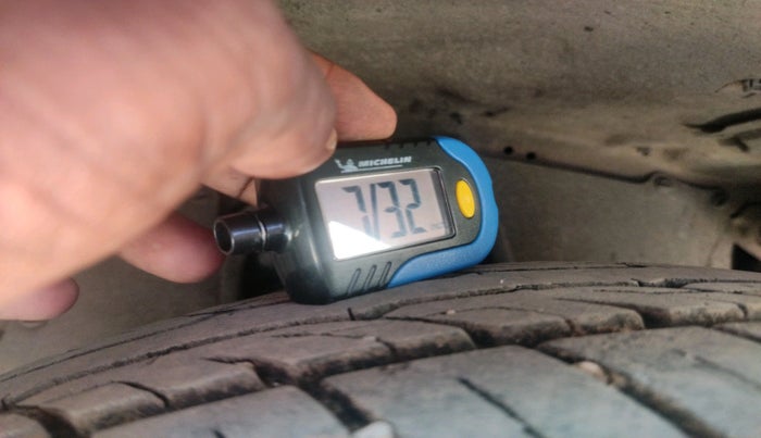 2019 Toyota Innova Crysta 2.4 G 8 STR, Diesel, Manual, 3,65,639 km, tyre