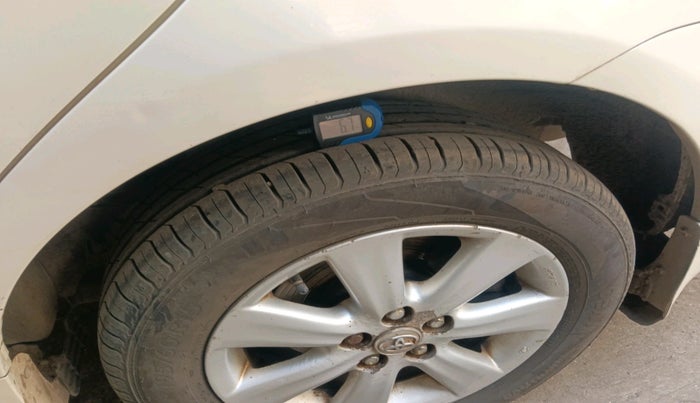 2011 Toyota Corolla Altis G DIESEL, Diesel, Manual, 1,57,894 km, tyre