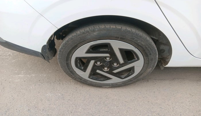 2024 Hyundai AURA S 1.2 CNG, Petrol, Manual, 23,257 km, tyre