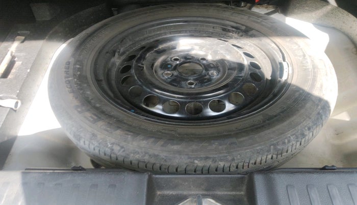 2024 Maruti BREZZA VXI, Petrol, Manual, 31,044 km, tyre