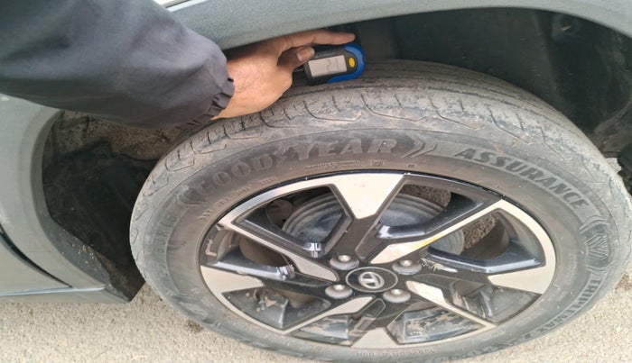 2023 Tata PUNCH ACCOMPLISHED DAZZLE SUNROOF CNG MT, Petrol, Manual, 69,474 km, tyre