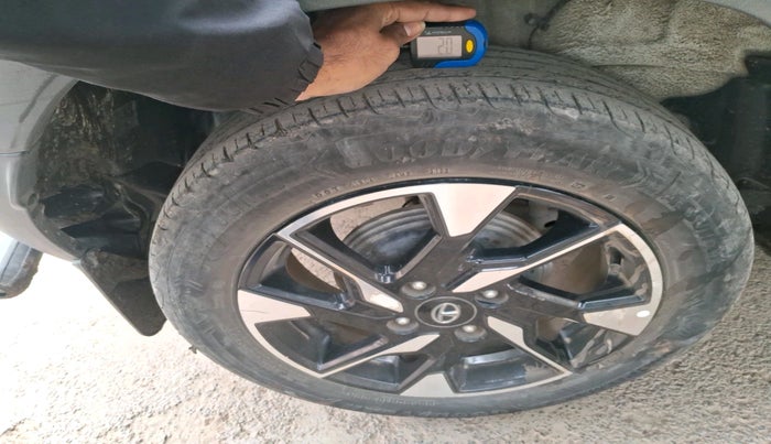 2023 Tata PUNCH ACCOMPLISHED DAZZLE SUNROOF CNG MT, Petrol, Manual, 69,474 km, tyre