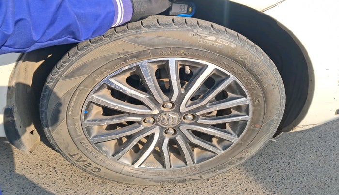 2017 Maruti Dzire ZDI PLUS AMT, Diesel, Automatic, 94,056 km, tyre