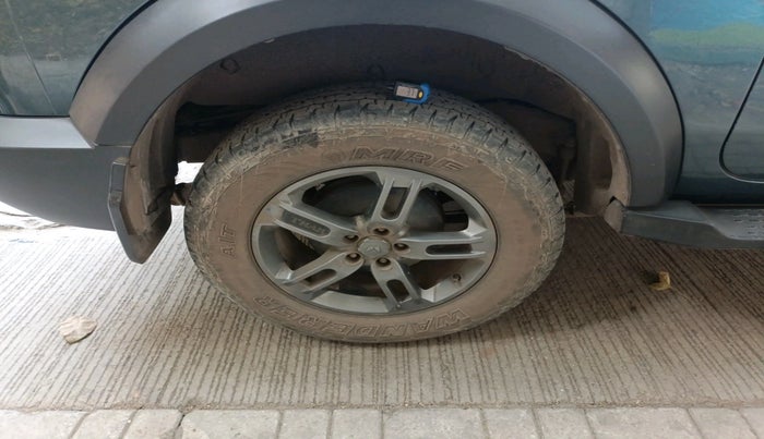 2023 Mahindra Thar LX HARD TOP 4WD MT, Diesel, Manual, 26,941 km, tyre