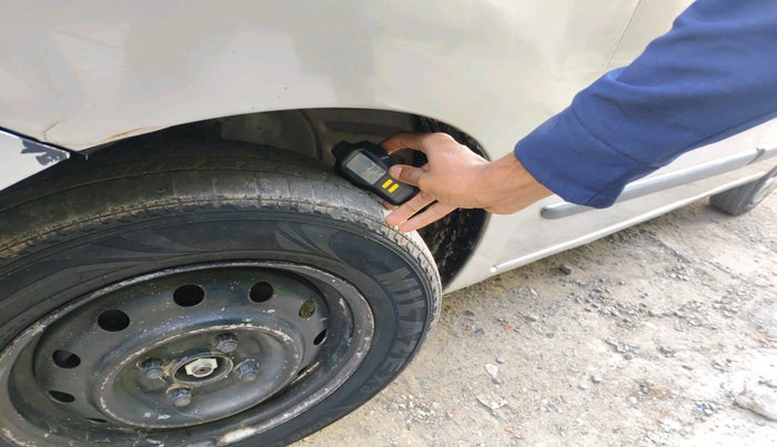 2016 Maruti Wagon R 1.0 LXI CNG, Petrol, Manual, 87,987 km, tyre