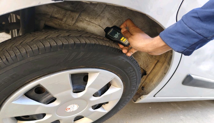 2016 Maruti Wagon R 1.0 LXI CNG, Petrol, Manual, 87,987 km, tyre