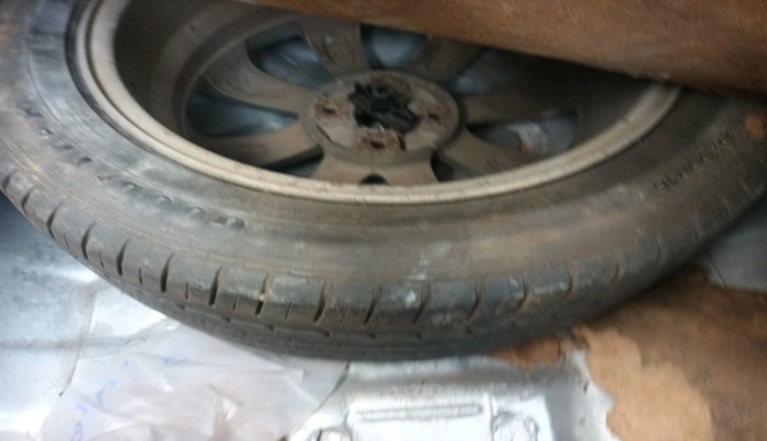 2012 Hyundai Verna FLUIDIC 1.6 CRDI SX OPT, Diesel, Manual, 1,80,229 km, tyre