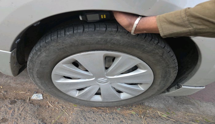 2018 Maruti Ertiga VXI, Petrol, Manual, 5,00,000 km, tyre