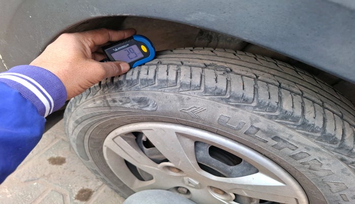 2017 Renault Kwid RXL, Petrol, Manual, 51,542 km, tyre