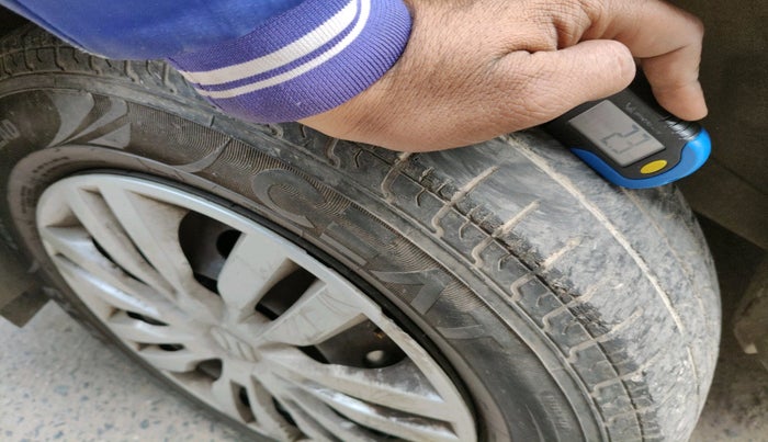 2017 Maruti Dzire VDI AMT, Diesel, Automatic, 1,19,530 km, tyre