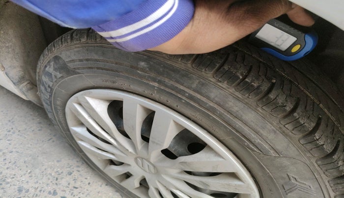 2017 Maruti Dzire VDI AMT, Diesel, Automatic, 1,19,530 km, tyre