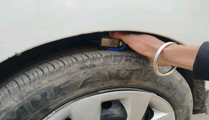 2012 Hyundai i10 SPORTZ 1.2, Petrol, Manual, 1,01,926 km, tyre