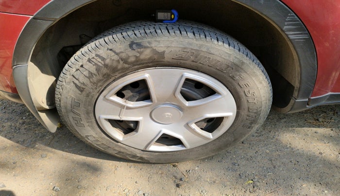 2014 Mahindra XUV500 W6, Diesel, Manual, 1,08,276 km, tyre