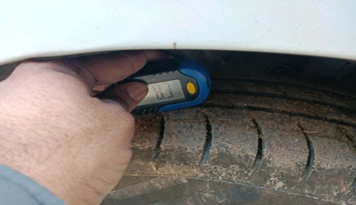 2014 Honda City 1.5L I-VTEC V MT, Petrol, Manual, 1,06,438 km, tyre