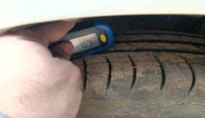 2014 Honda City 1.5L I-VTEC V MT, Petrol, Manual, 1,06,438 km, tyre