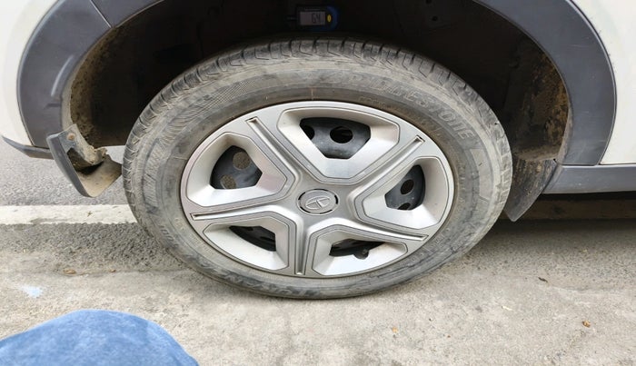 2023 Tata NEXON XMA PLUS SUNROOF PETROL, Petrol, Automatic, 21,269 km, tyre